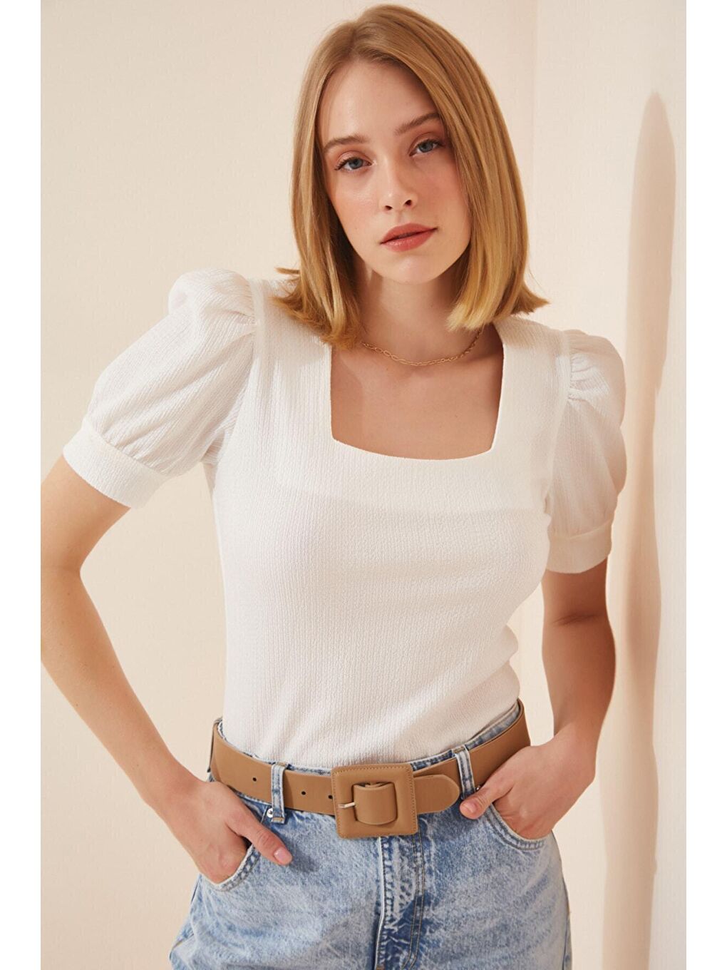 Kadın Beyaz Kare Yaka Örme Bluz HZL22W-BD104091