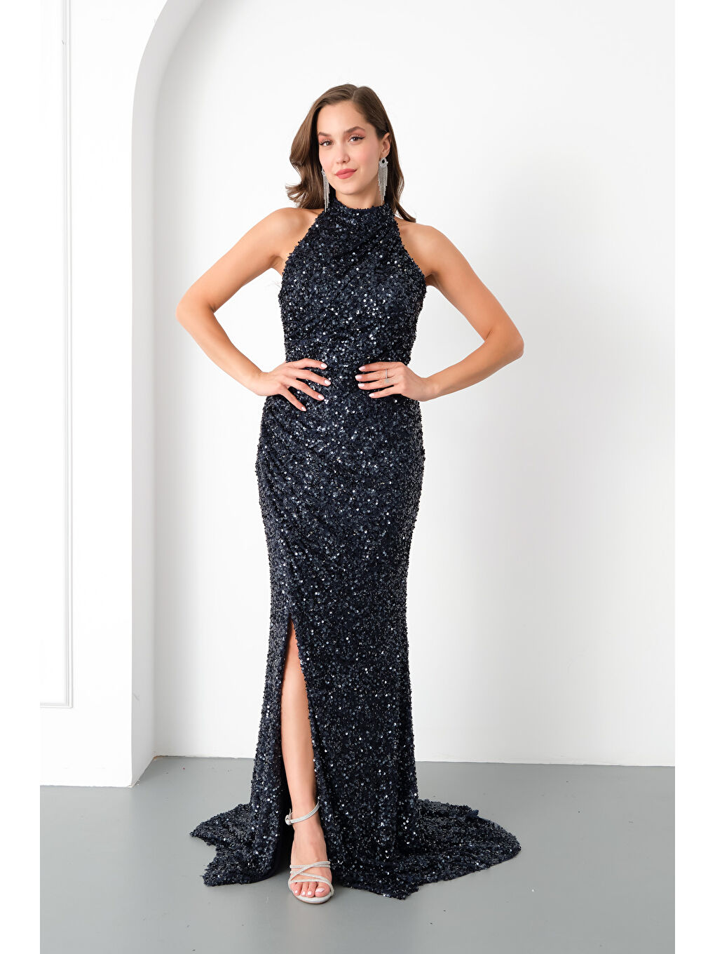 Kadın Lacivert Pul İşlemeli Balık Abiye Elbise