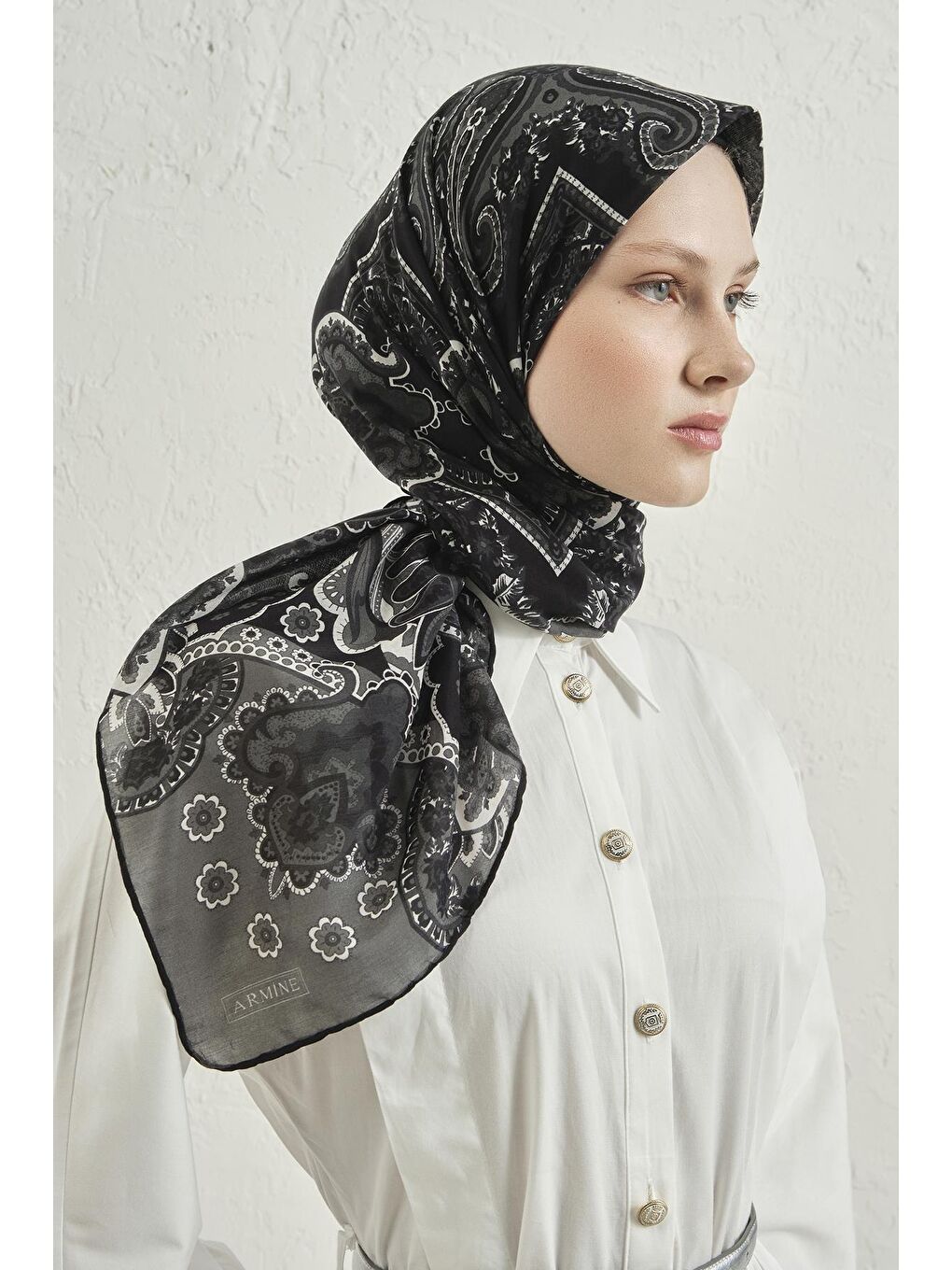 Siyah Çiçek Eşarp 48 03-1