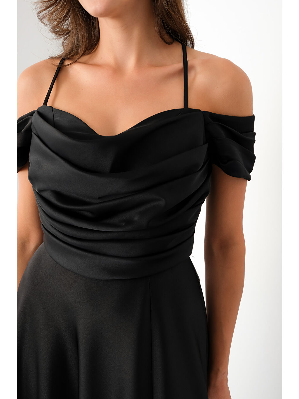 Kadın Siyah Düşük Kol Saten Abiye Elbise-3