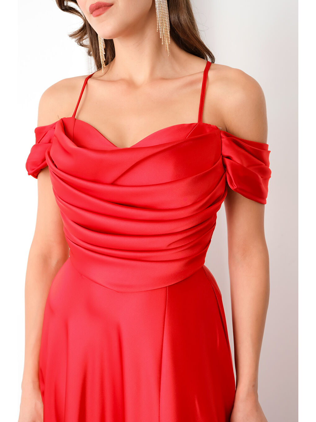 Kadın Kırmızı Düşük Kol Saten Abiye Elbise-3