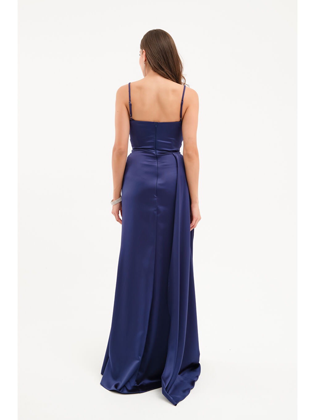 Kadın Lacivert Göğüs İşlemeli Uzun Saten Abiye Elbise-4