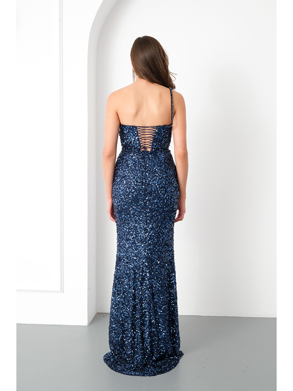 Kadın Lacivert Bel Transparan Yırtmaçlı Payetli Uzun Abiye Elbise-4