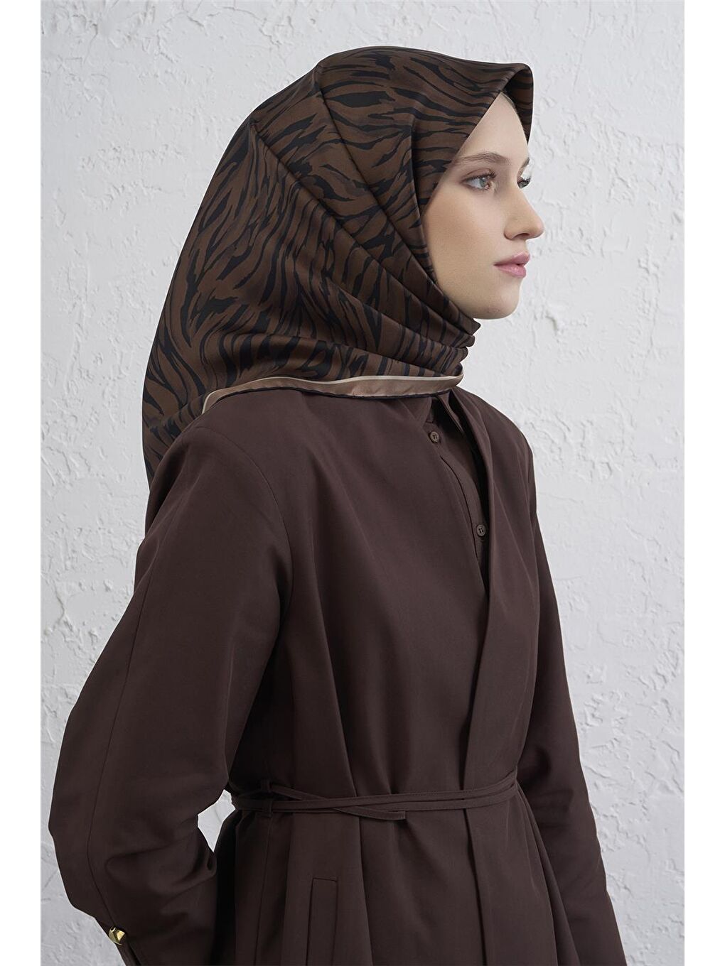 Kahverengi Klasik Desenli Saf İpek Twill Eşarp 9435D 37