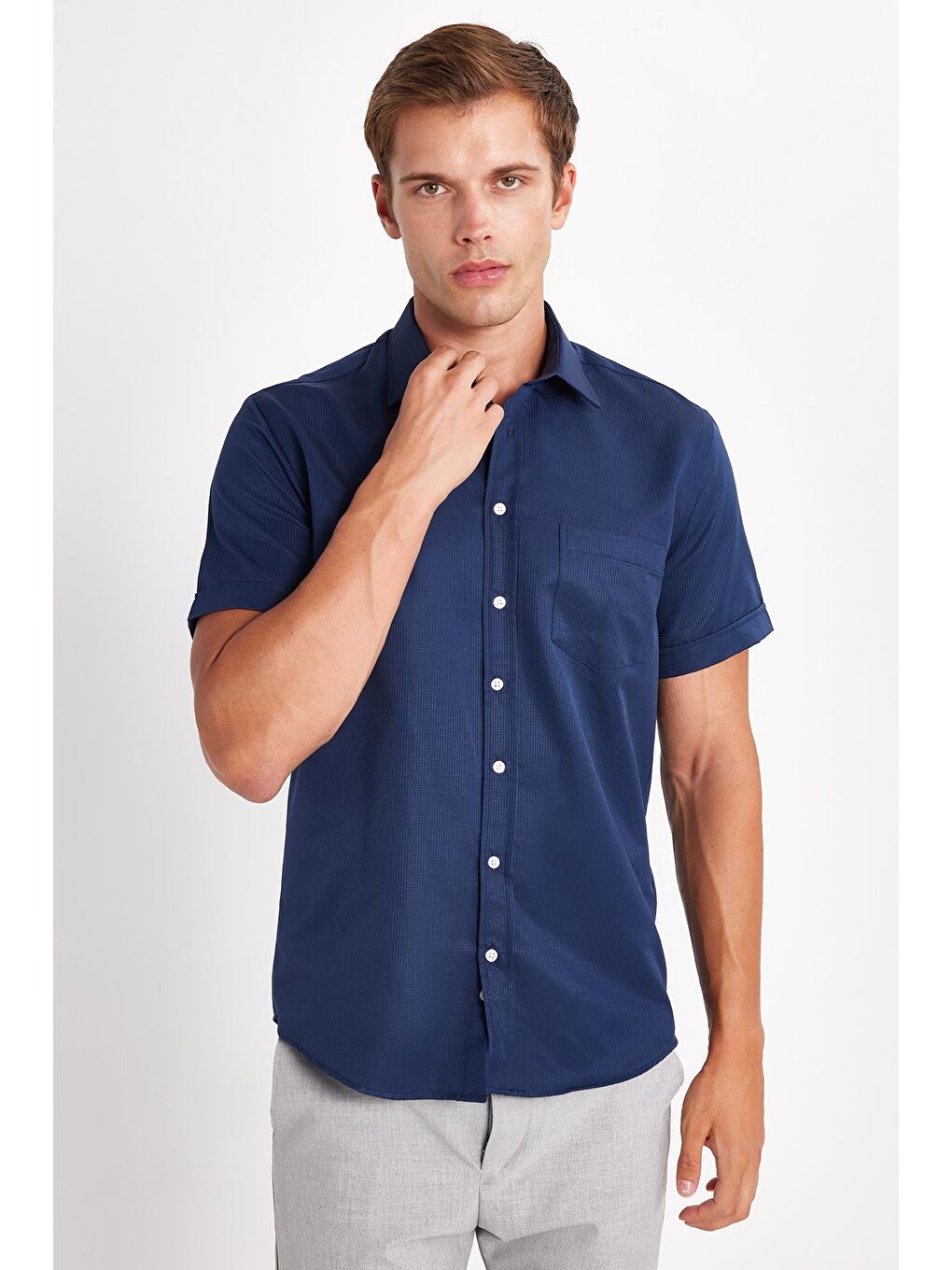 Erkek Regular Fit Klasik Kesim Kısa Kollu Pamuklu Tek Cepli Armürlü Lacivert Gömlek-3
