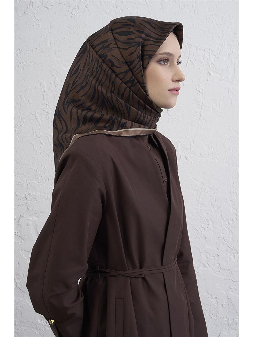 Kahverengi Klasik Desenli Saf İpek Twill Eşarp 9435D 37-1