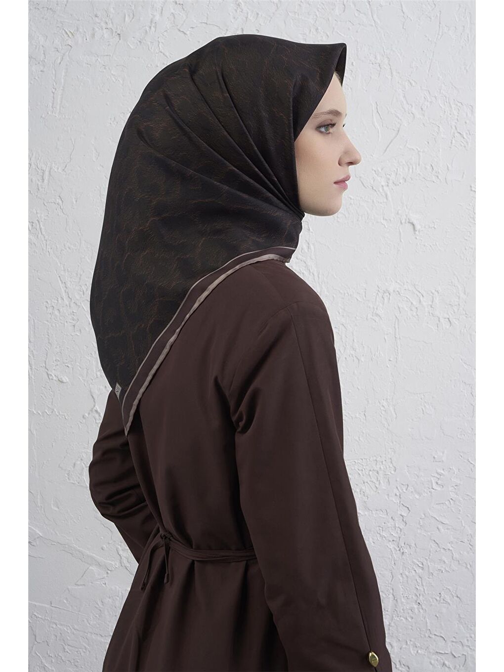 Kahverengi Klasik Desenli Saf İpek Twill Eşarp 9408D 83-2