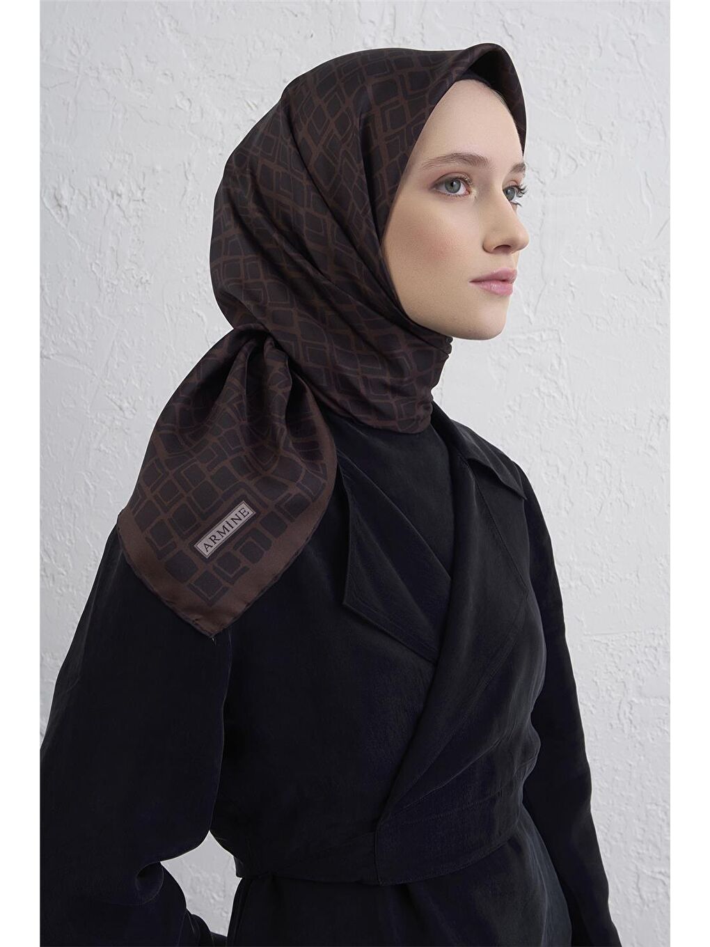 Kahverengi Geometrik Desenli Saf İpek Twill Eşarp 9438D 51-1