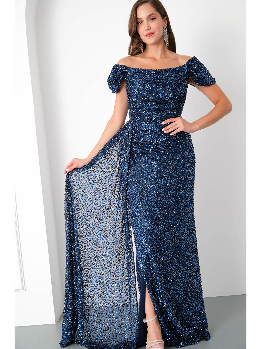 Kadın Lacivert Pul Payet İşlemeli Uzun Abiye Elbise-2