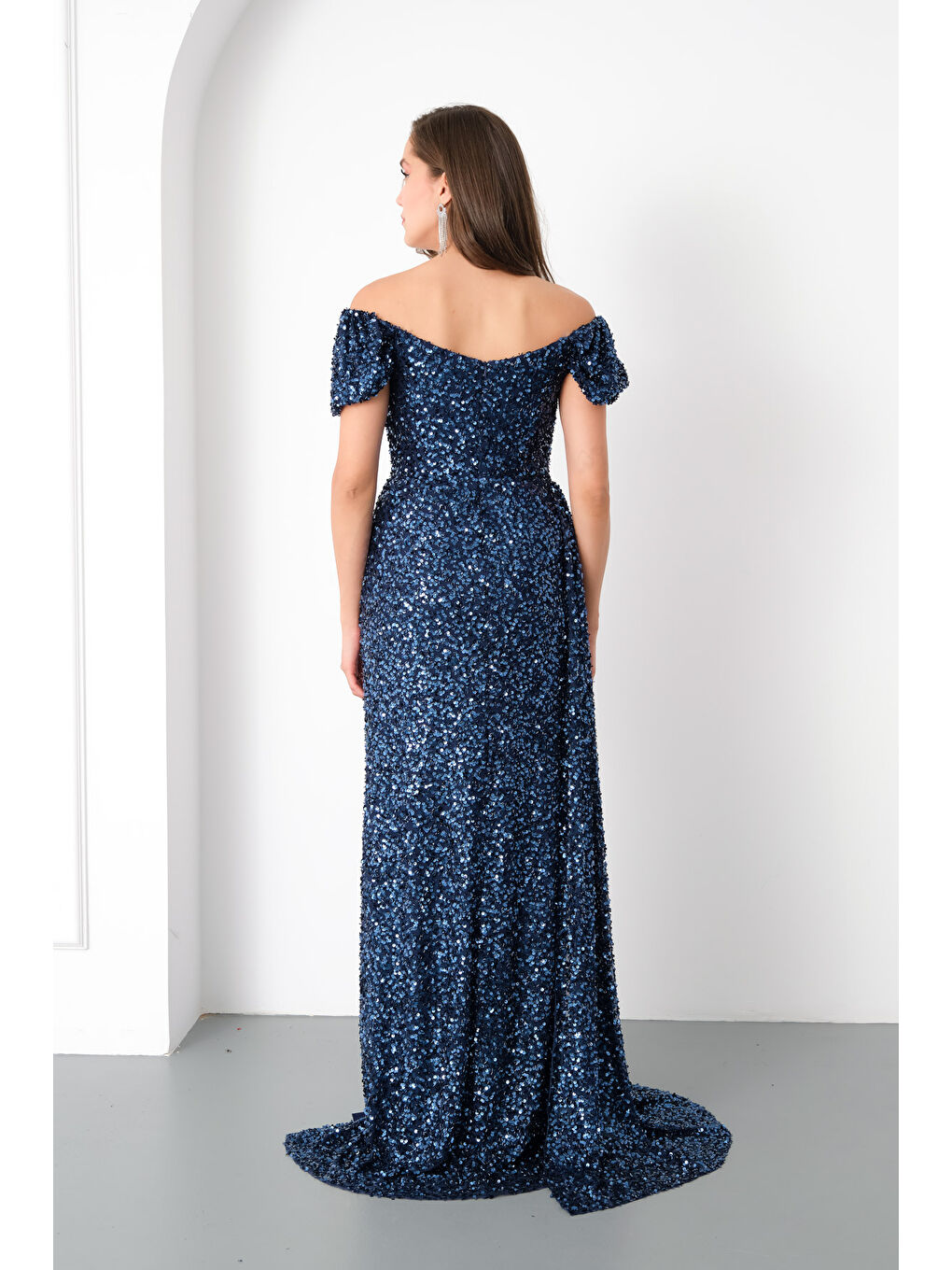 Kadın Lacivert Pul Payet İşlemeli Uzun Abiye Elbise-4