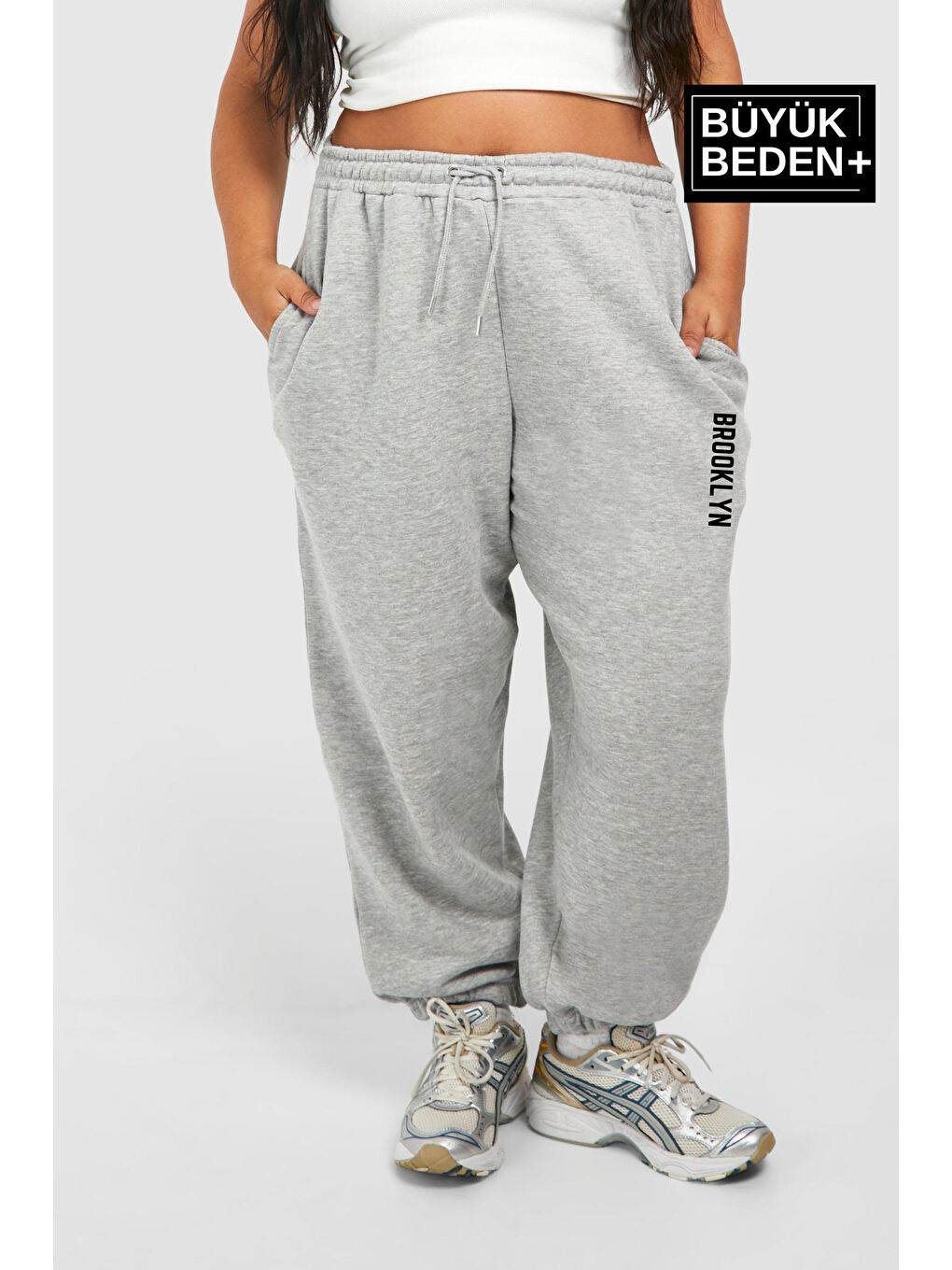 Gri Kadın Büyük Beden Paça Lastikli Brooklyn Baskılı İnce Eşofman Altı SPR25EAK53-1