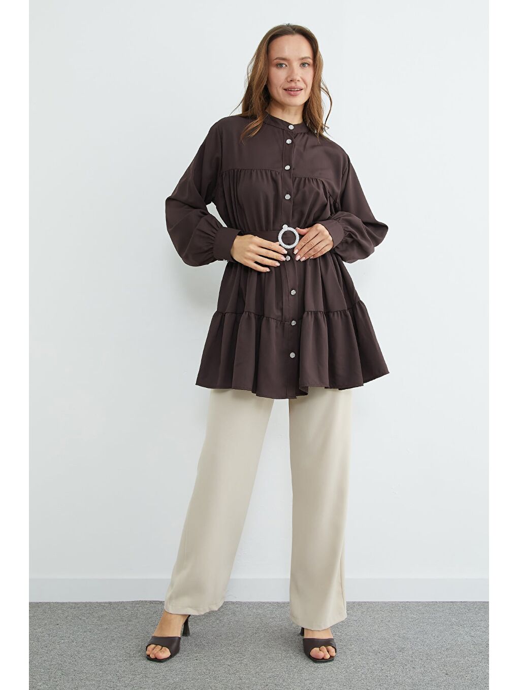 Kahverengi Fullamodest Beli Kemerli Taşlı Tunik-3