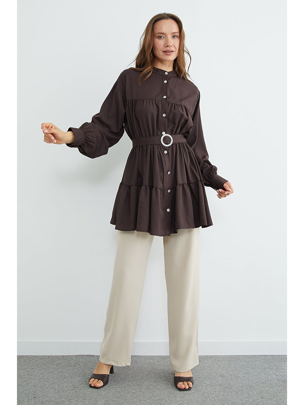 Kahverengi Fullamodest Beli Kemerli Taşlı Tunik-4