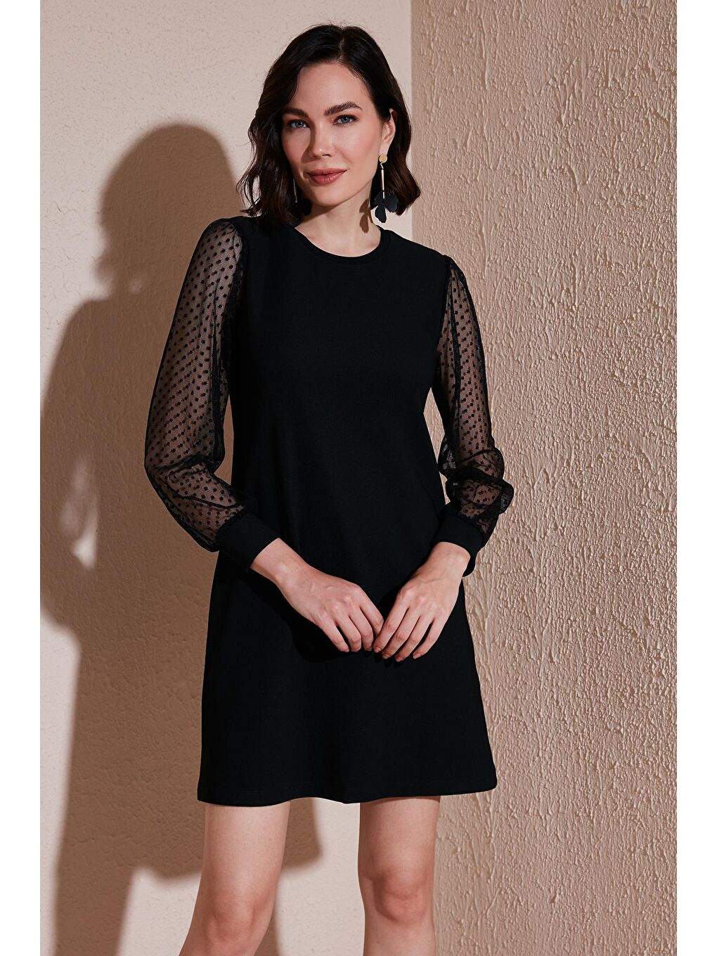 Siyah Regular Fit Tül Kollu Esnek Mini Elbise 66924672S4-1