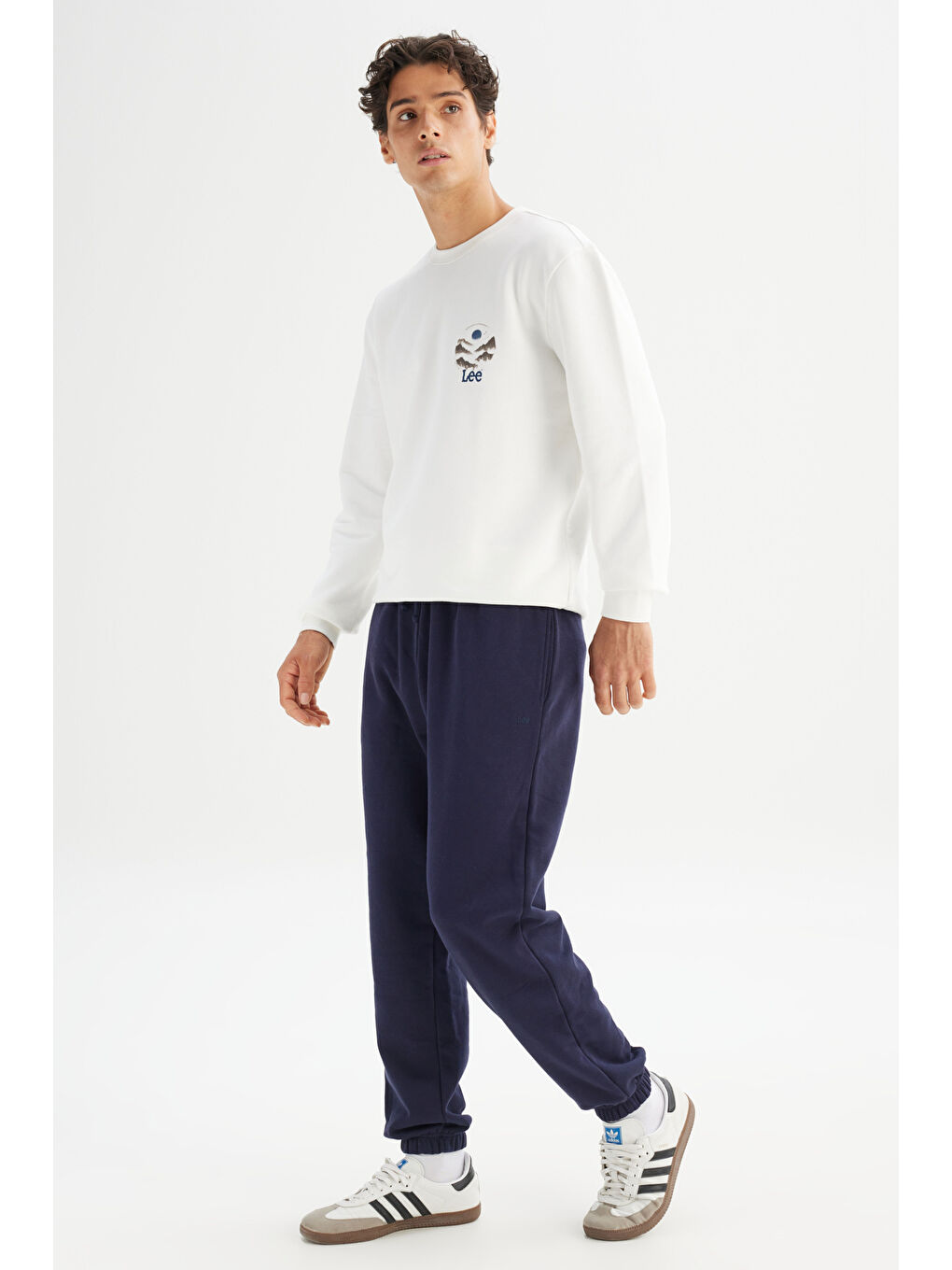 Beyaz Regular Fit Bisiklet Yaka Sweatshirt-1