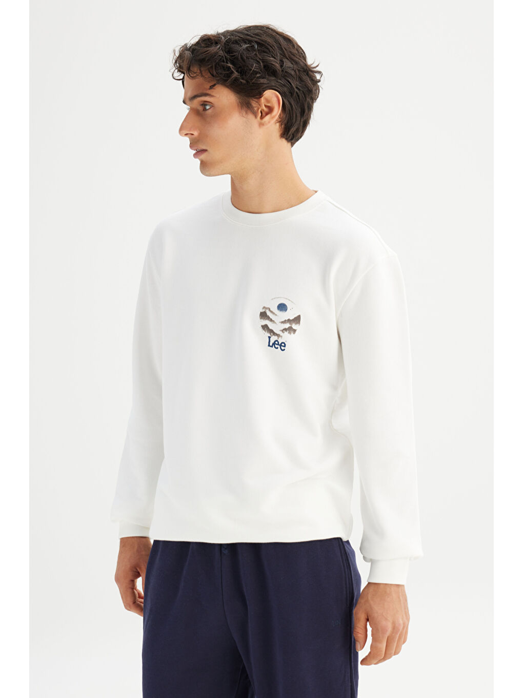 Beyaz Regular Fit Bisiklet Yaka Sweatshirt-2