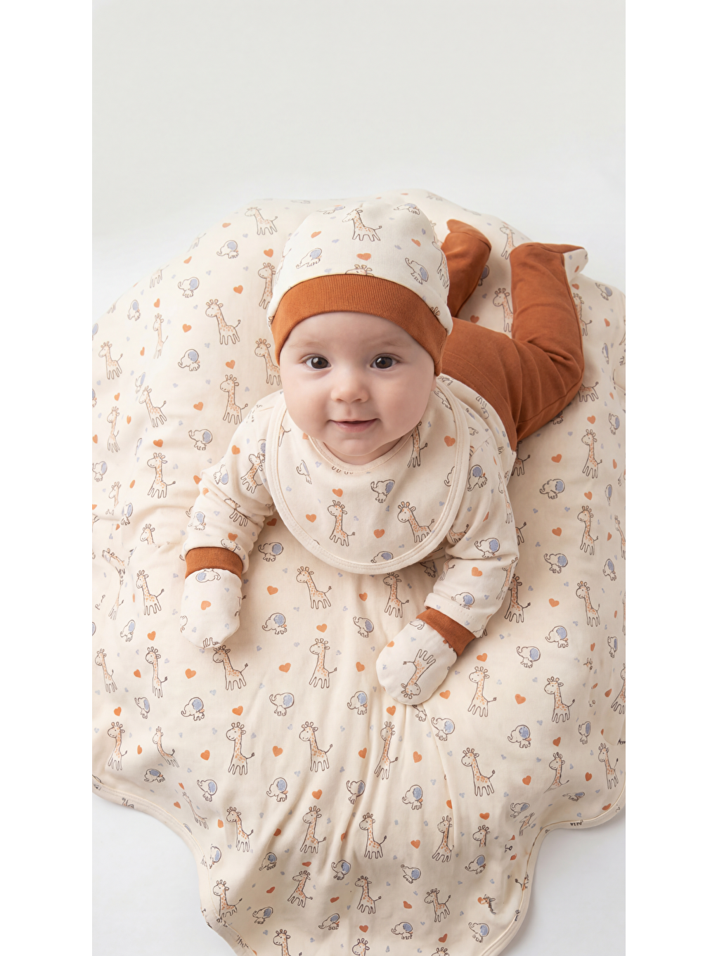 Ekru Zürafa Desenli 6'Lı Erkek Bebek Yenidoğan Takımı-2