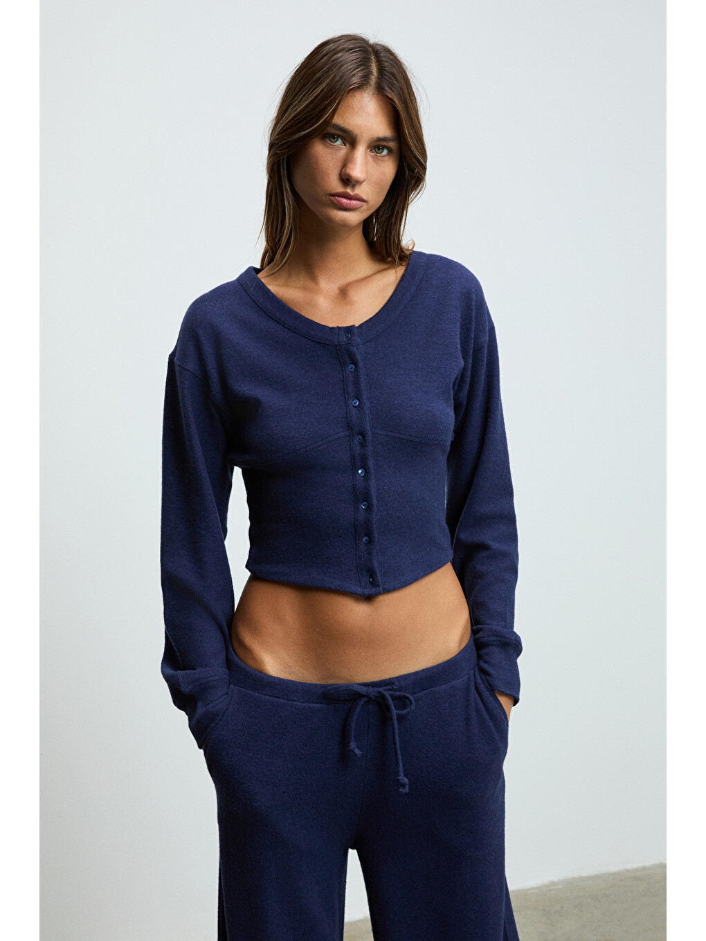 Clarıta Kadın Yumuşak Ve Esnek Kumaşlı Bele Oturan Düğmeli Crop Lacivert Sweatshirt-2