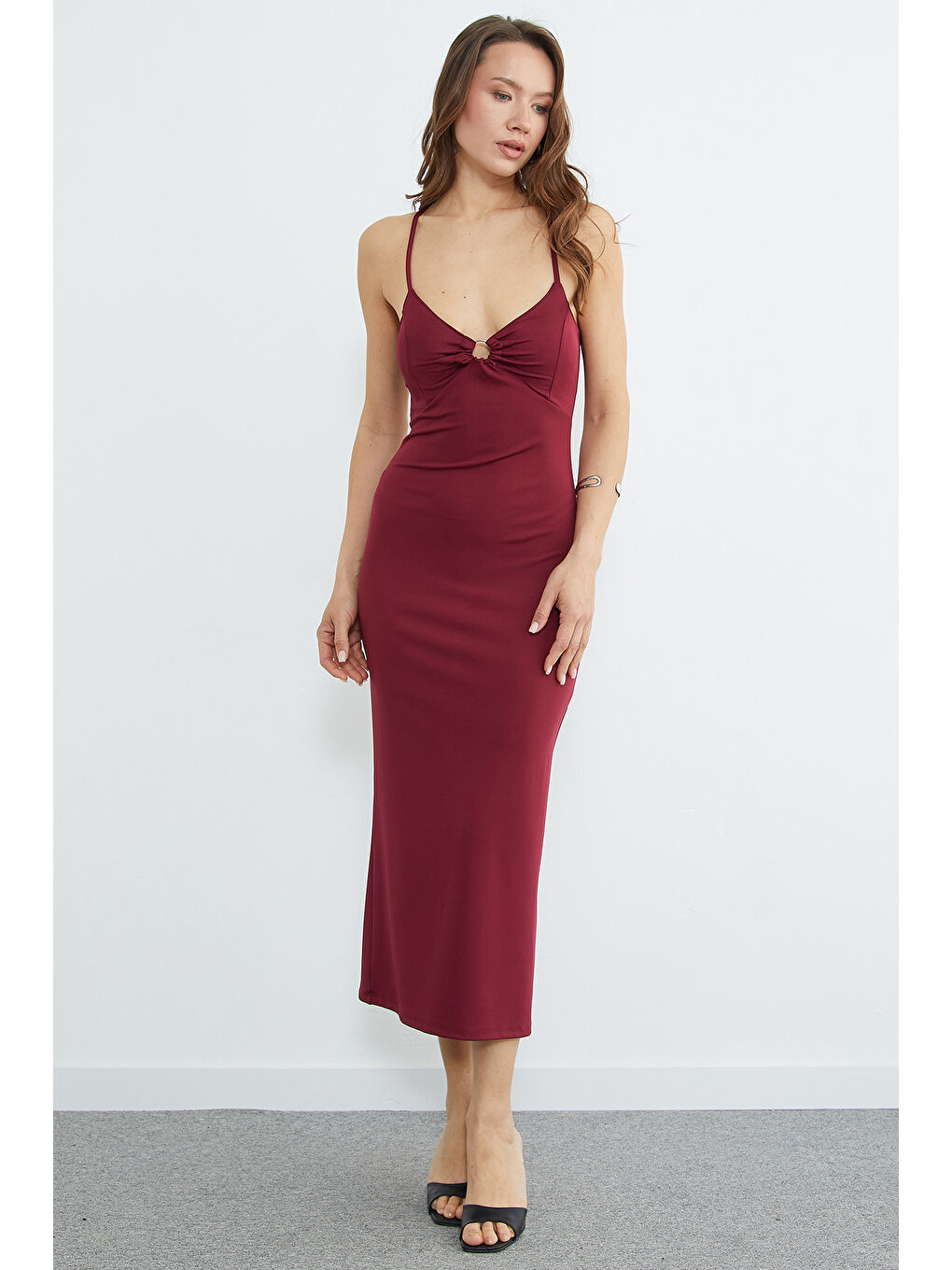 Bordo Çapraz Askılı Kaplı Midi Boy Elbise-2