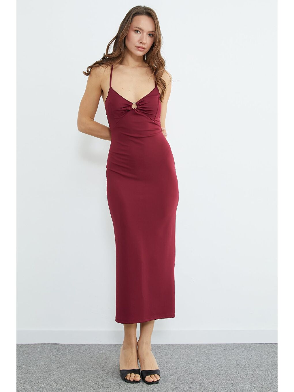 Bordo Çapraz Askılı Kaplı Midi Boy Elbise-3