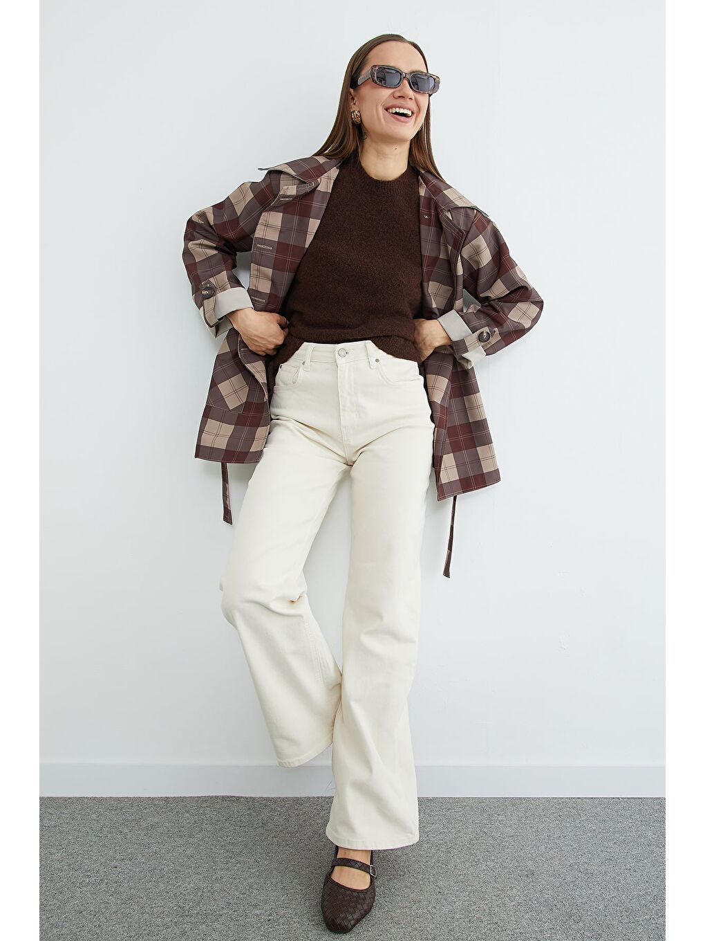 Kahverengi Ekose Desenli Kuşaklı Trençkot-3