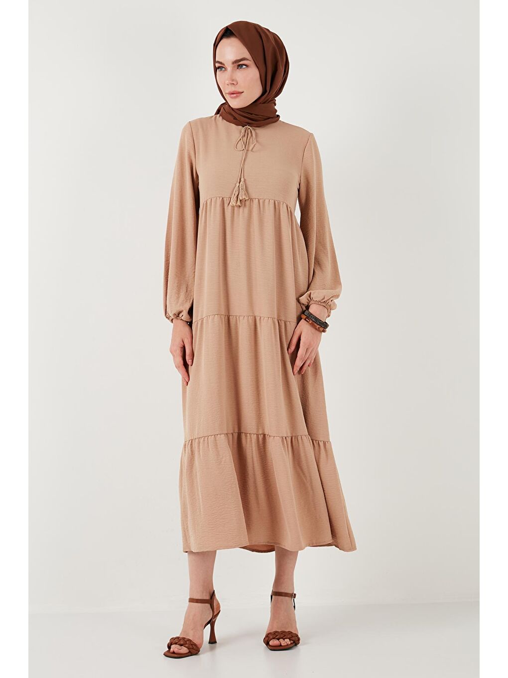 Lela Camel-Kahverengi Modest Regular Fit Dik Yaka Uzun Elbise Kadın ELBİSE 611EL545 - 3