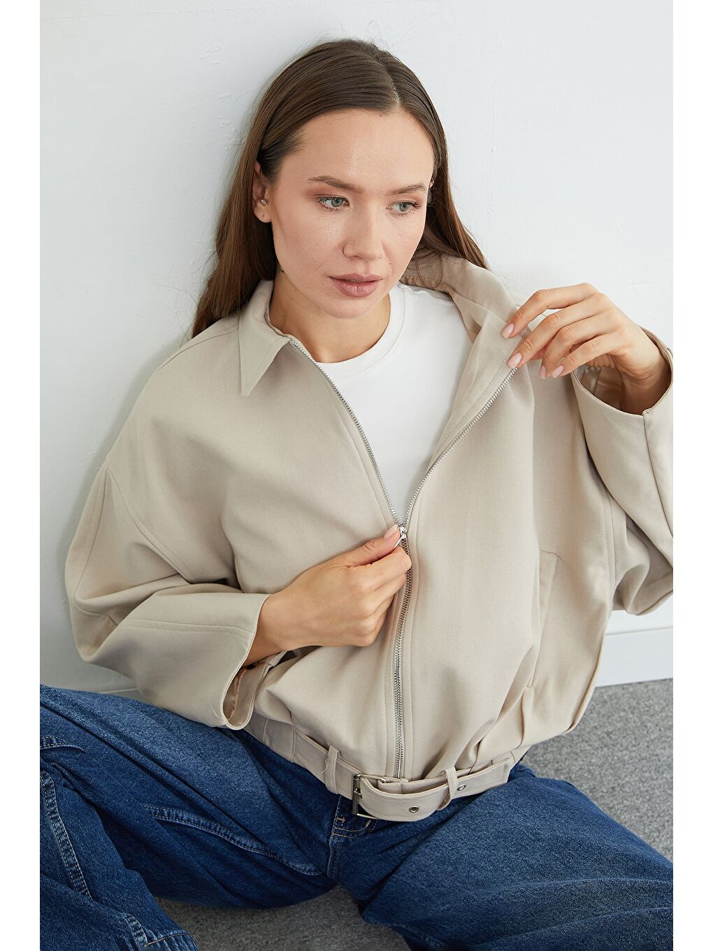 Bej Kemerli Pileli Oversize Trençkot