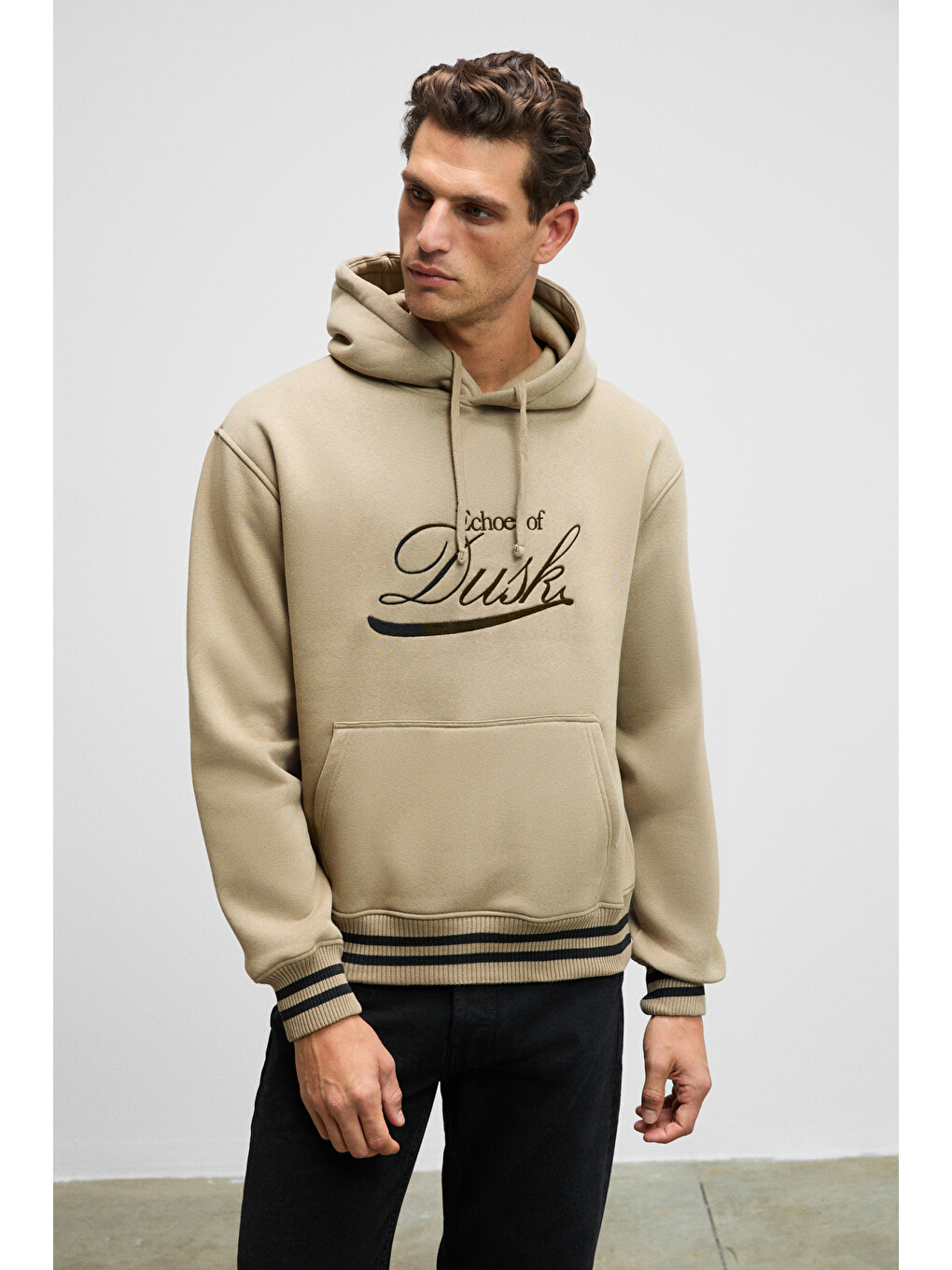 Bej Phantoseas Erkek Kapüşonlu Önü Nakışlı Etek Ve Kol Triko Detaylı Vizon Sweatshirt-1