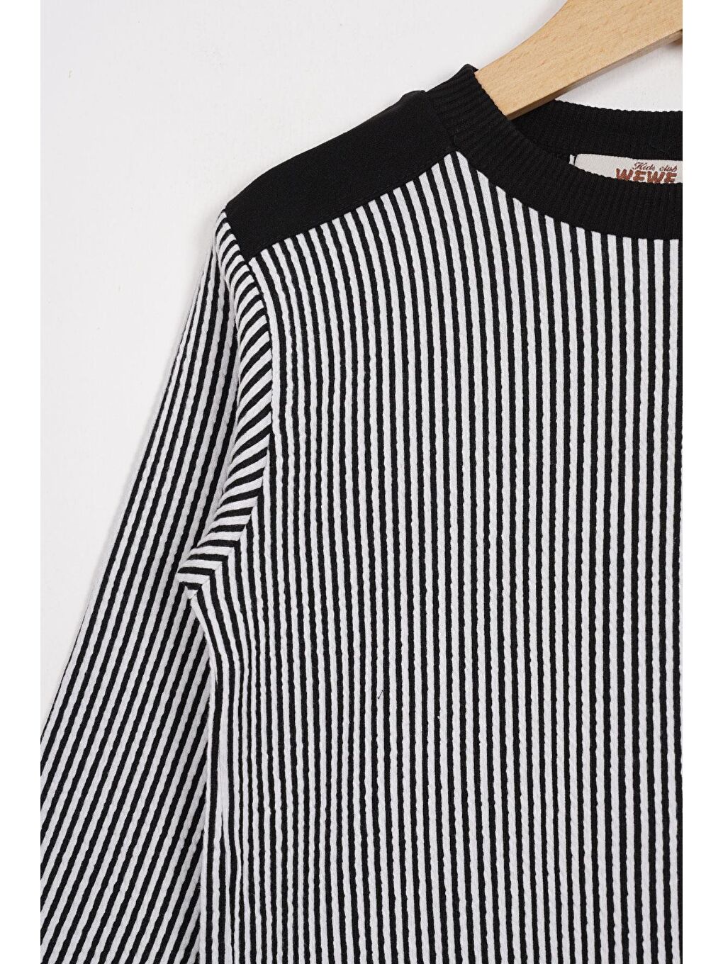 Bisiklet Yaka Çizgili Erkek Çocuk Siyah Renk Eşofman Takım-2