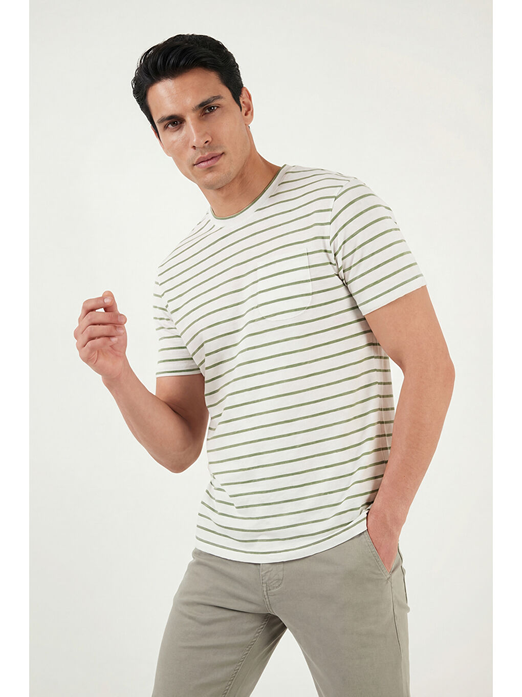 Yeşil Pamuklu Çizgili Cep Detaylı Bisiklet Yaka T Shirt 5904057-1