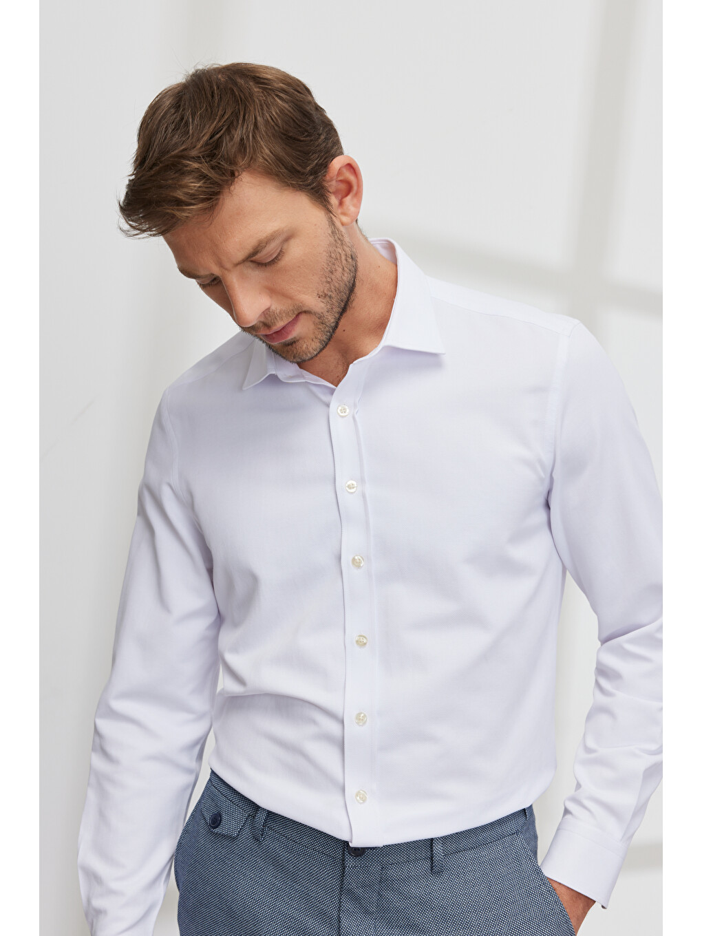 Erkek Beyaz Slim Fit Dar Kesim Klasik Yaka Pamuklu Armürlü Gömlek-5