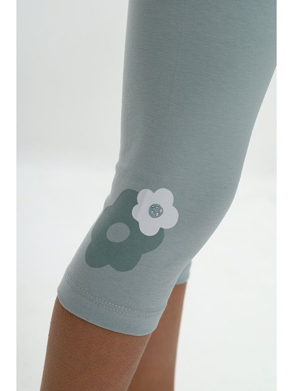 Gri Kız Çocuk Bloom Yazı Çiçek Baskılı Kaprili Takım-2