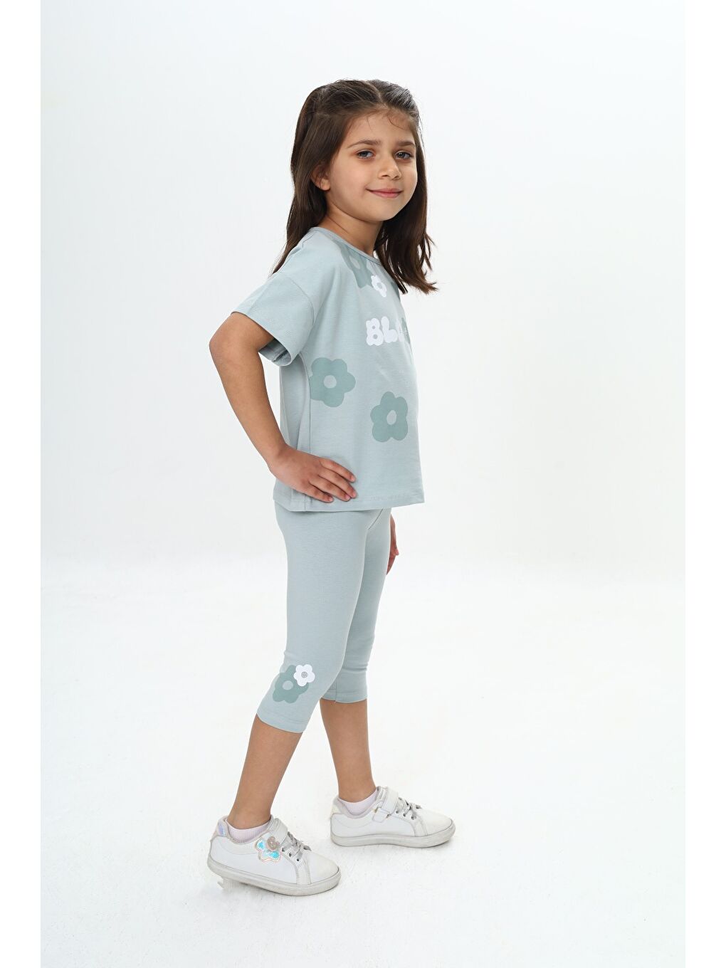 Gri Kız Çocuk Bloom Yazı Çiçek Baskılı Kaprili Takım-4