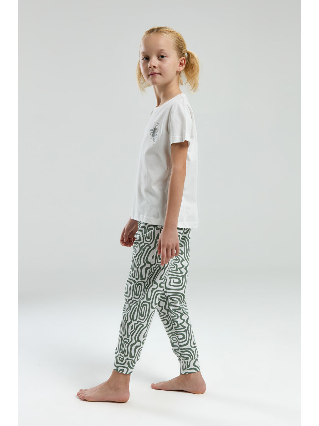 Gri Kız Çocuk Göğsü Baskılı Pijama Takım-1