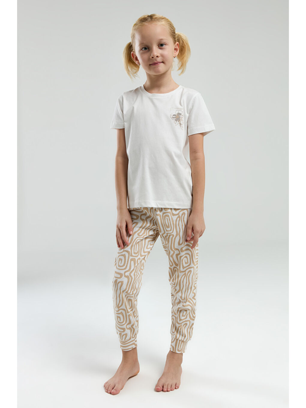 Bej Kız Çocuk Göğsü Baskılı Pijama Takım-2