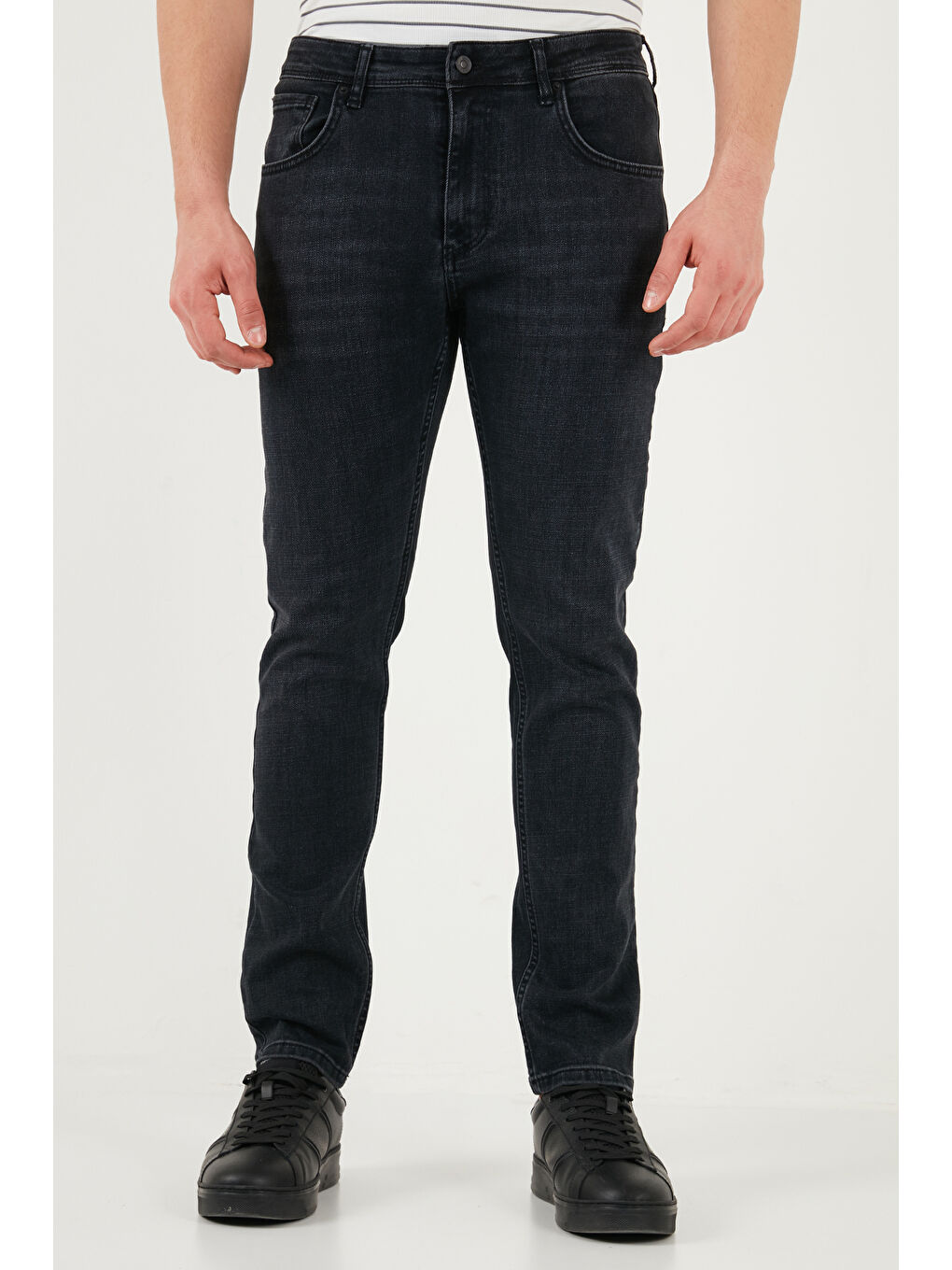 Siyah Dar Kalıp Yüksek Bel Dar Paça Jean Pantolon 3300C56TOKYO-3