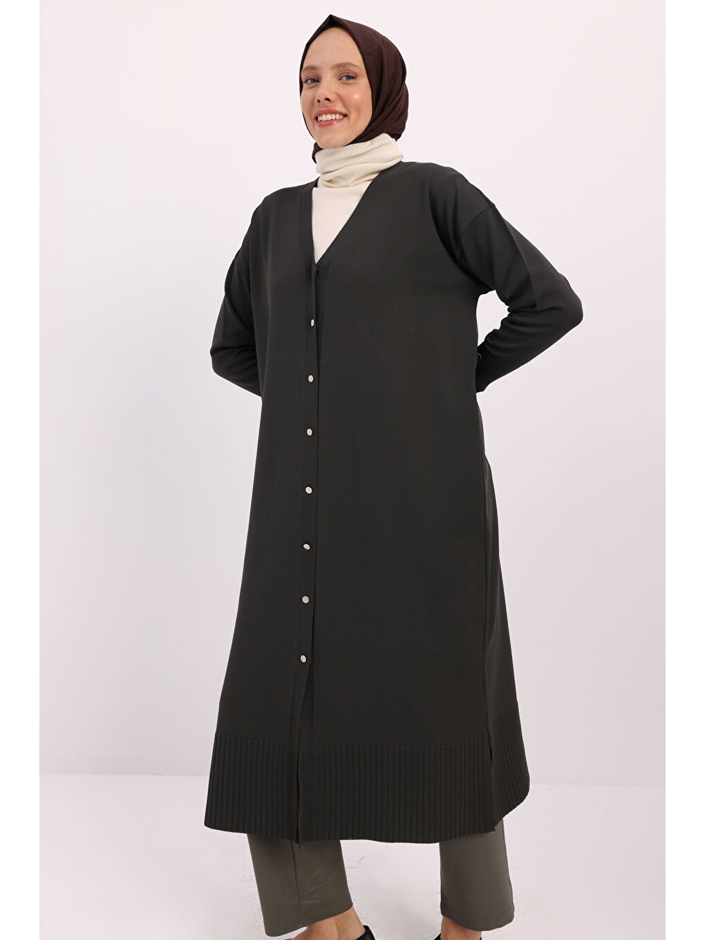 Siyah Füme Düğmeli Triko Hırka-2