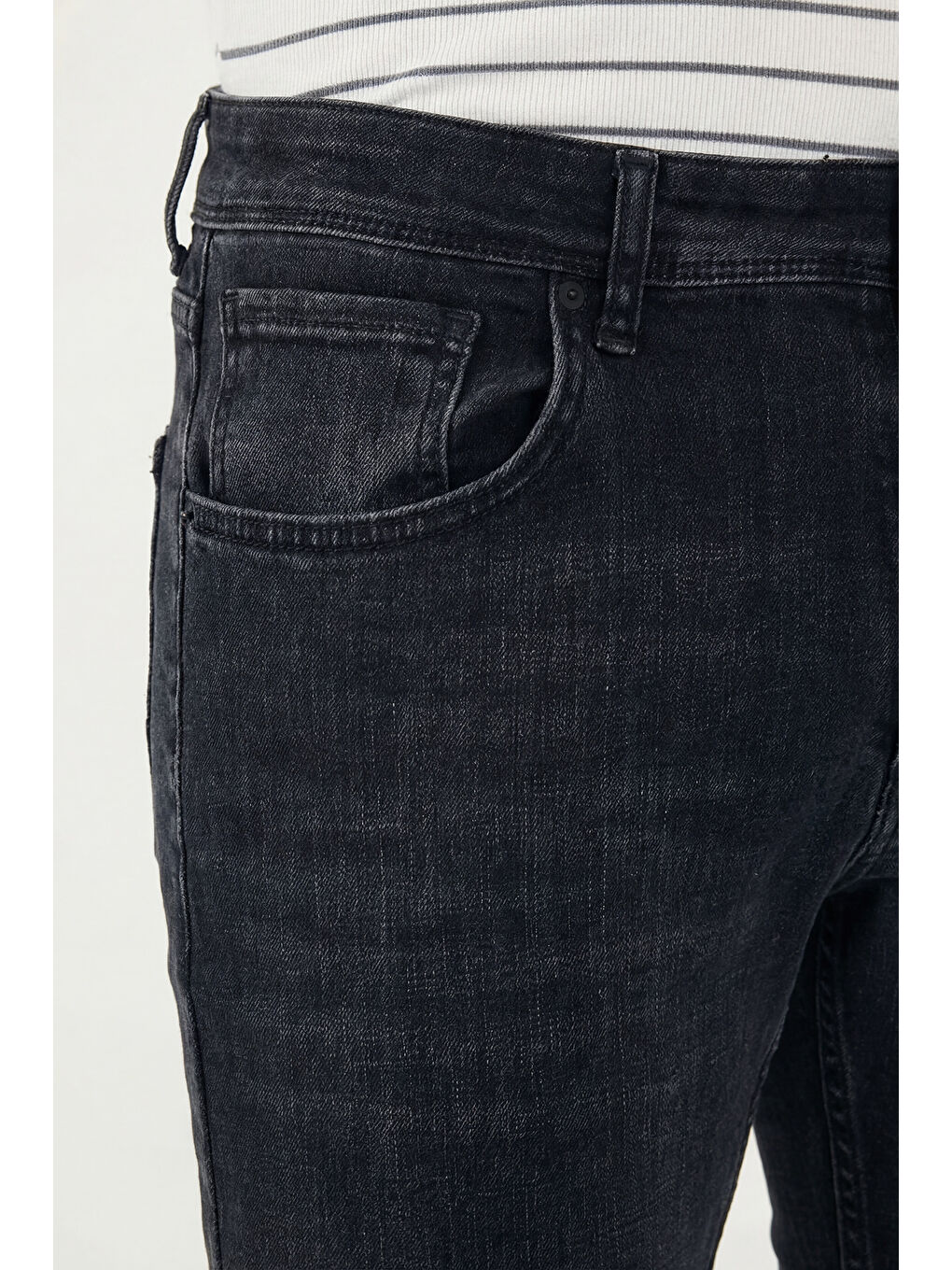 Siyah Dar Kalıp Yüksek Bel Dar Paça Jean Pantolon 3300C56TOKYO-5