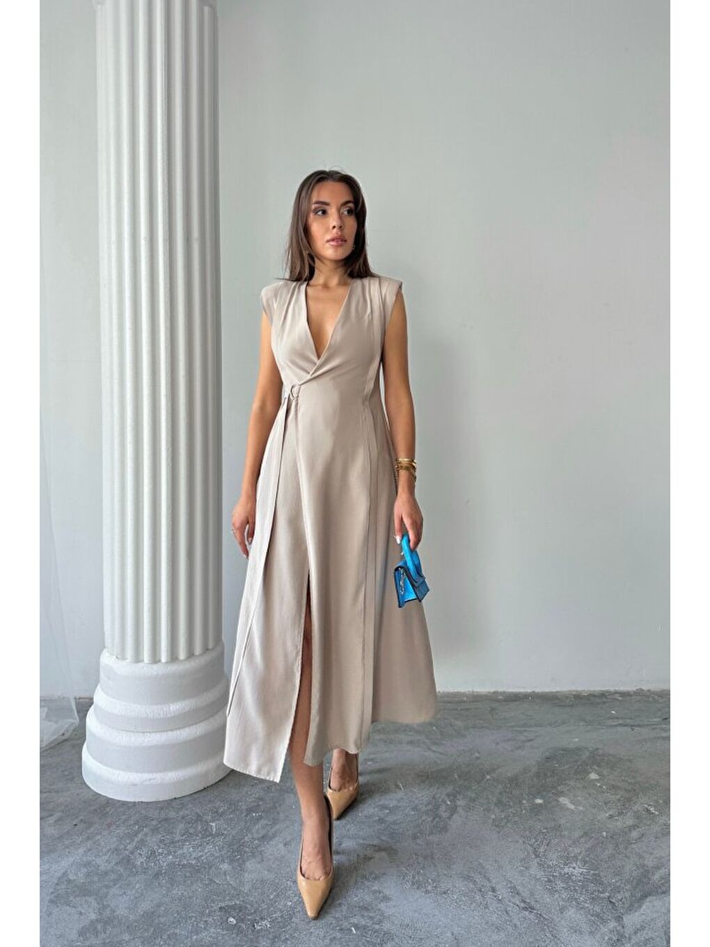 KRUVAZE VATKALI KOLSUZ ELBİSE MODAL KUMAŞ - Bej-1