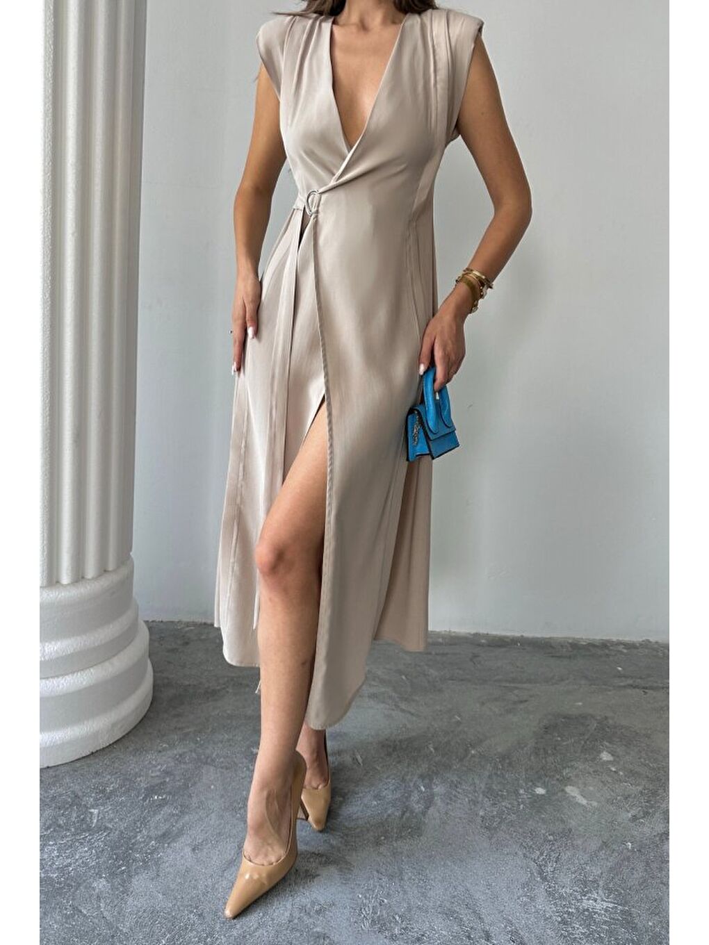 KRUVAZE VATKALI KOLSUZ ELBİSE MODAL KUMAŞ - Bej-2