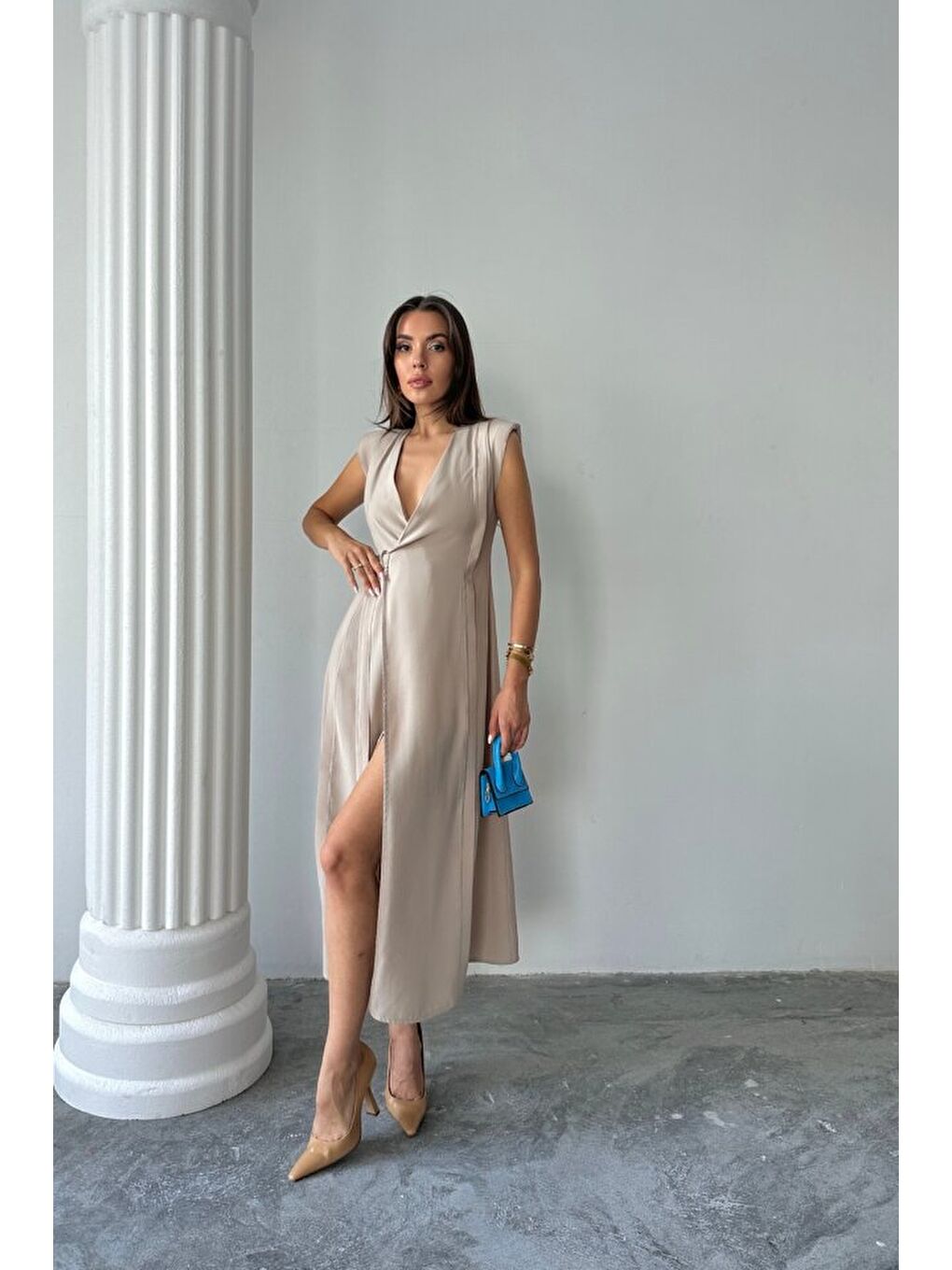 KRUVAZE VATKALI KOLSUZ ELBİSE MODAL KUMAŞ - Bej-3