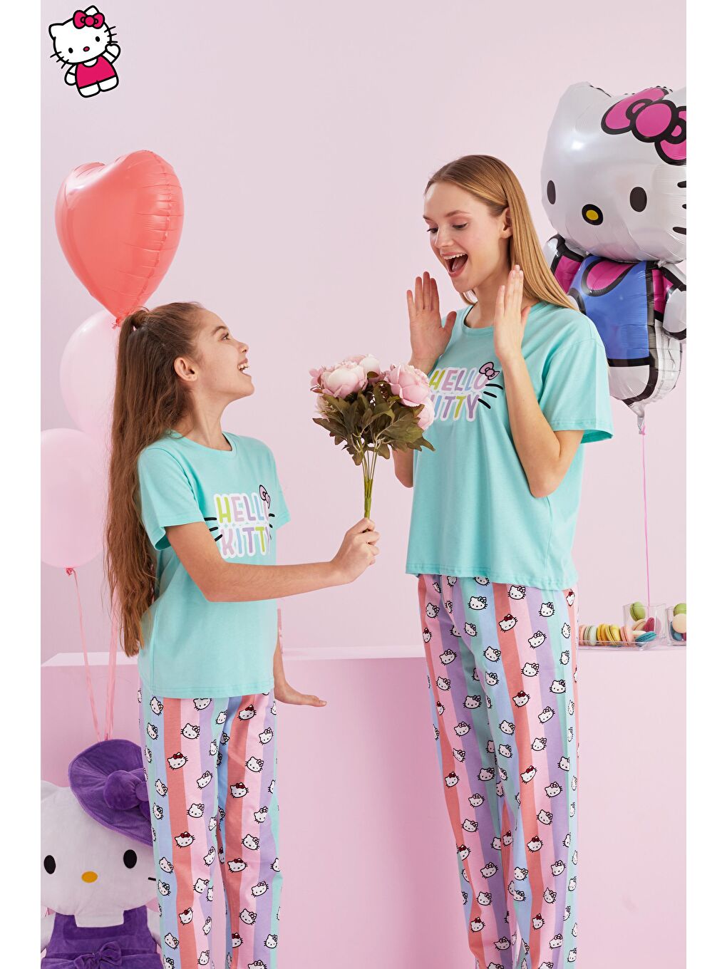 SİYAH İNCİ Yeşil Hello Kitty Lisanslı %100 Pamuk Yeşil Çok Renkli Bisklet Yaka Pijama Takım