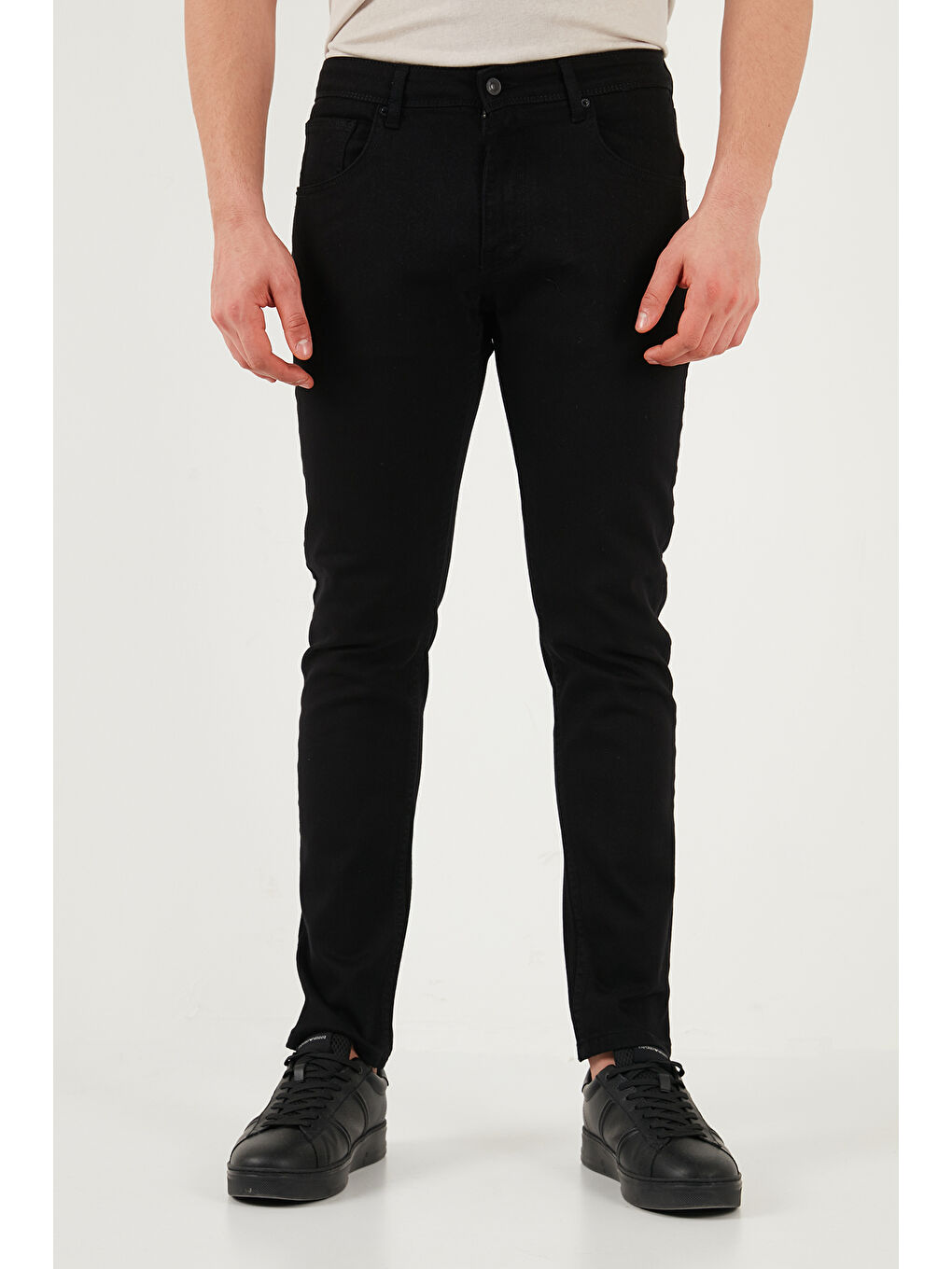 Siyah Dar Kalıp Yüksek Bel Dar Paça Jean Pantolon 3300C63TOKYO-3