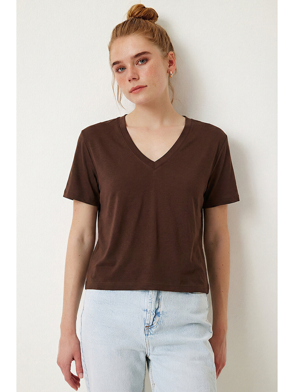 V Yaka Basic Viskon T-shirt Kahverengi Len0001