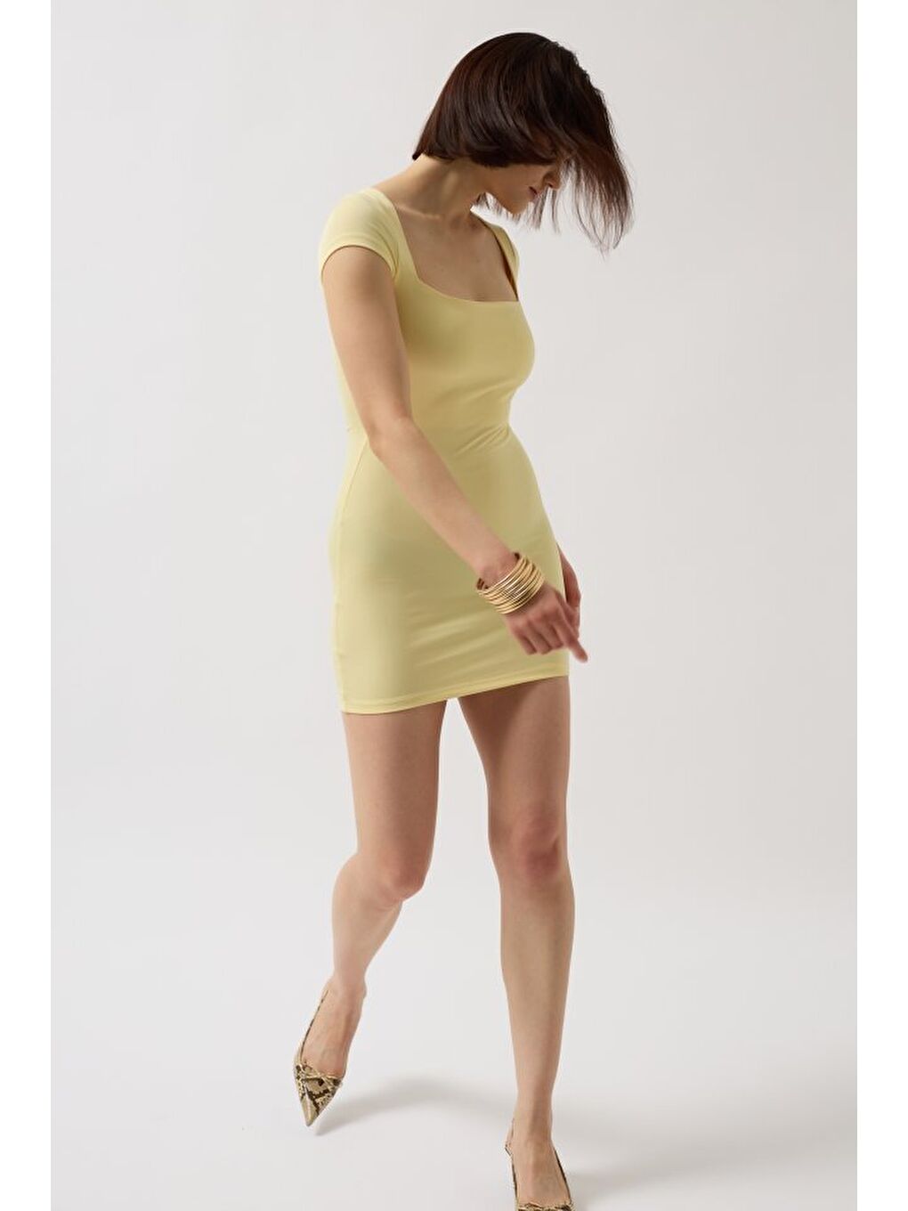 Sarı Pencere Detay Mini Dekolte Elbise-2