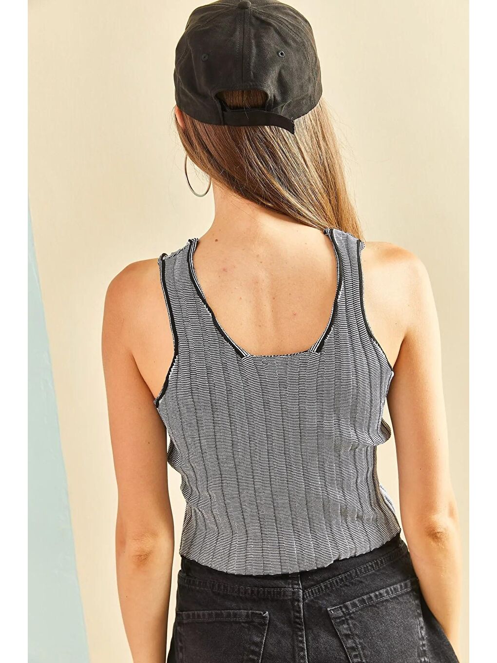 Siyah Kadın Düğme Desenli Askılı Bluz-4