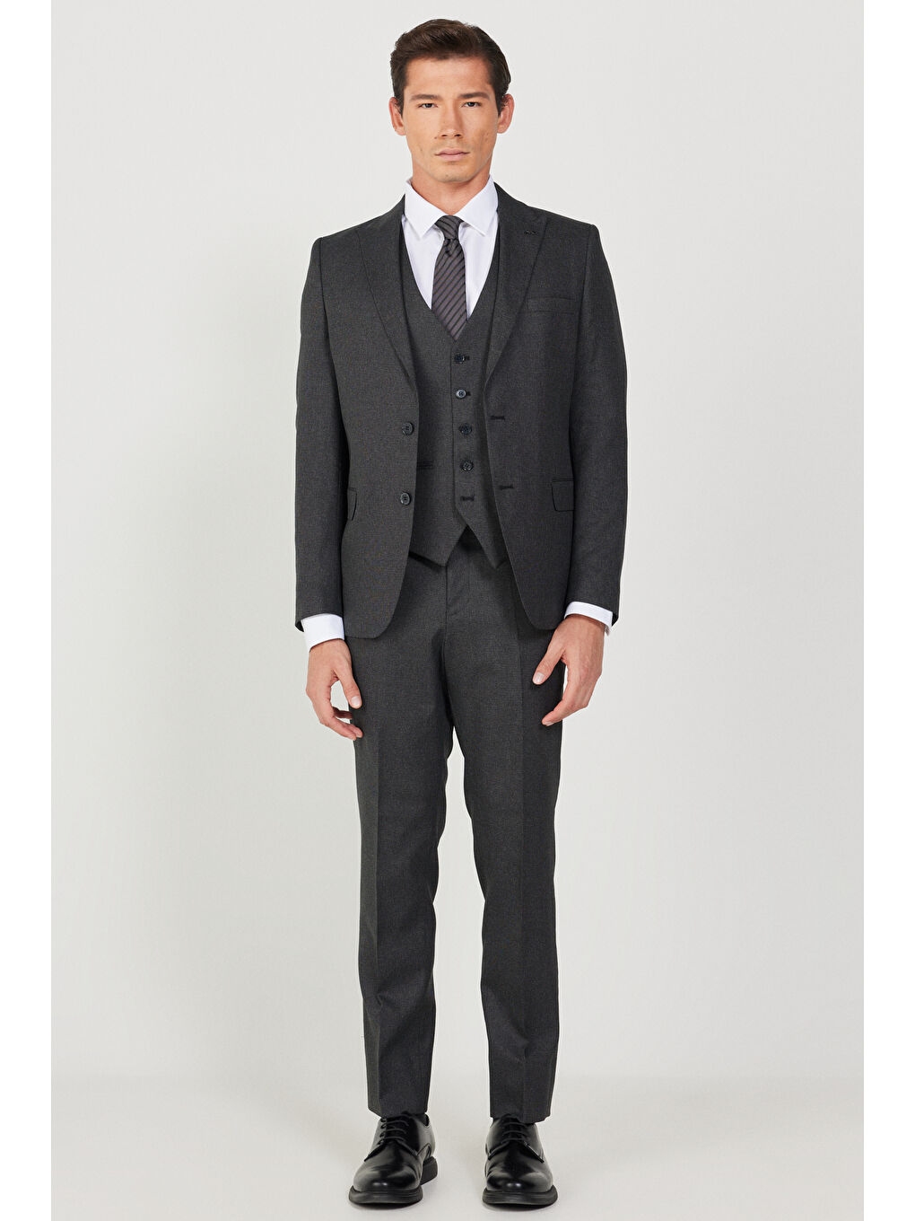 Erkek Siyah-Gri Slim Fit Dar Kesim Mono Yaka Desenli Yünlü Yelekli Takım Elbise-3