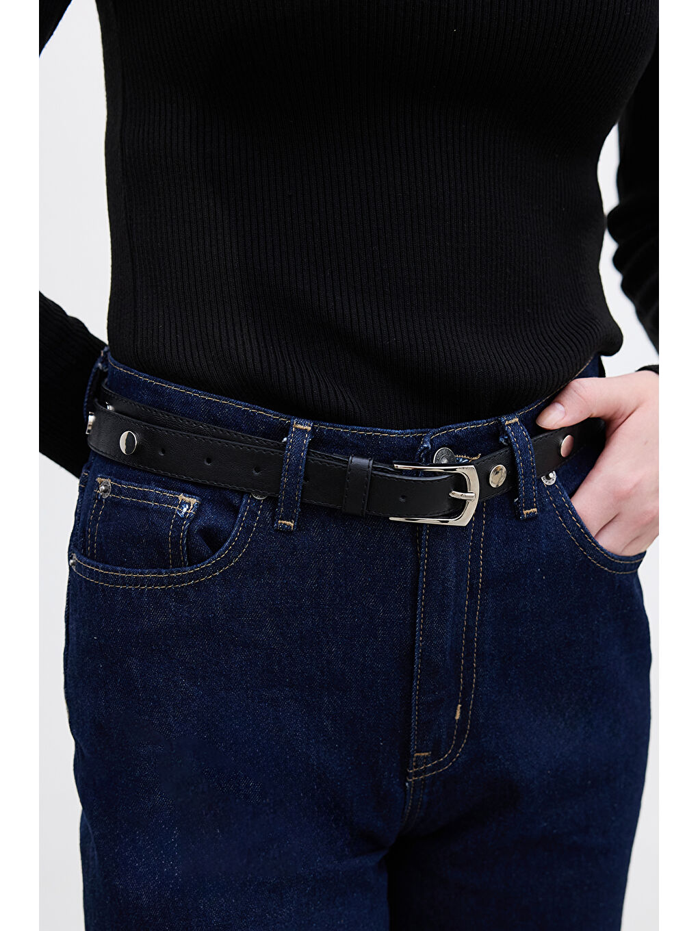 Metal Zımbalı Kemer Siyah-2