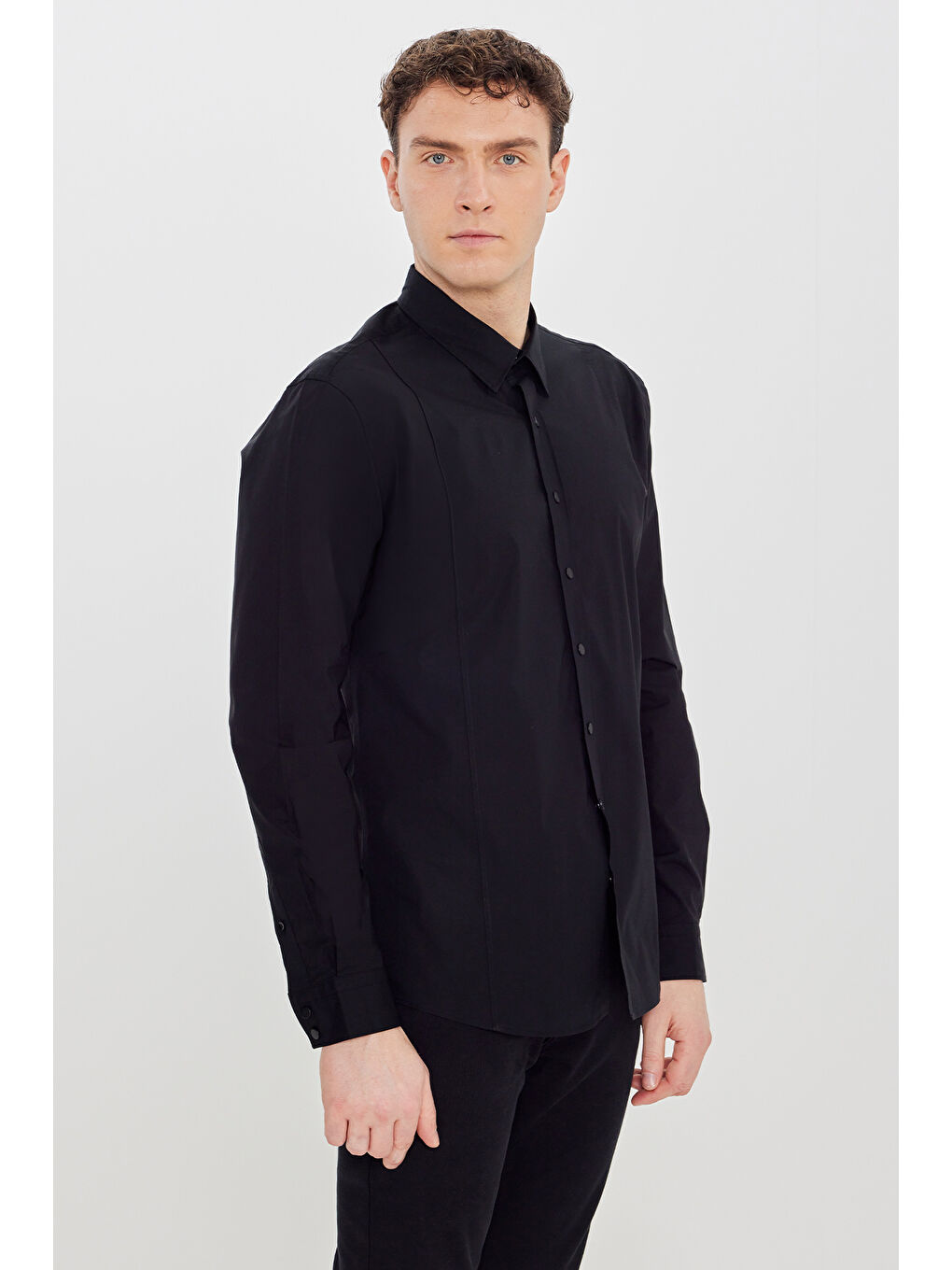 Erkek Siyah Slim Fit Dar Kesim Pamuklu Klasik Yaka Gömlek