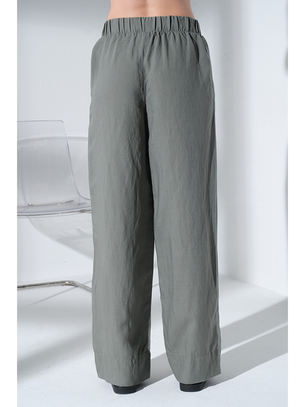 Haki Arkası Lastikli Önü Düz Geniş Paça Keten Lyocell Karışımlı Kadın Pantolon @Lemon-7